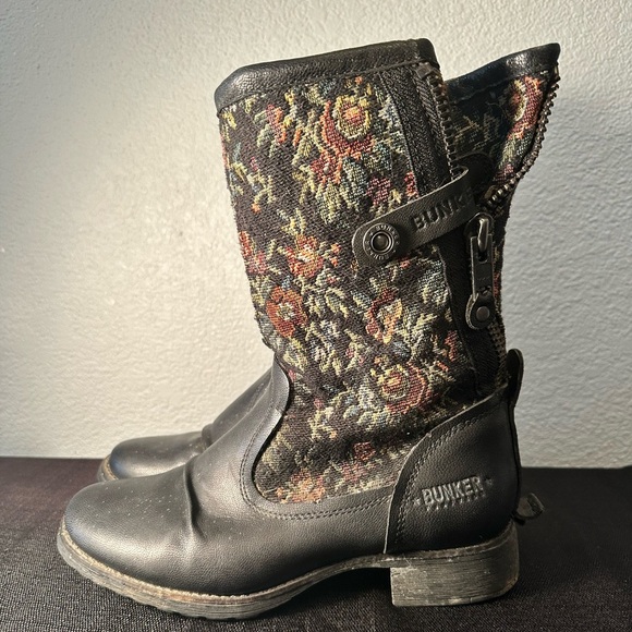 Bunker Black Leather Mid-Calf Boots With Embroidered Yarn Womens Sz 7.5/8 - Picture 5 of 9